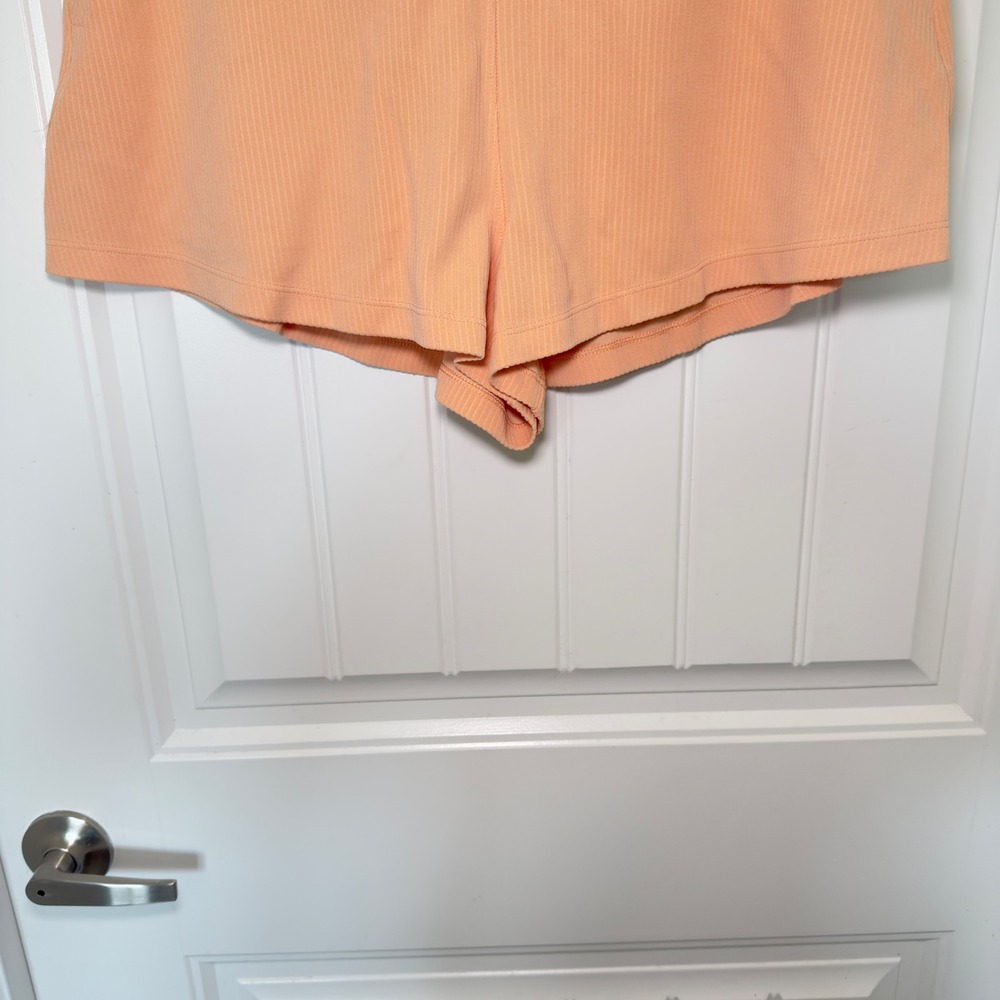Lululemon Size 12 Softstreme High Rise Peach Bellini Ribbed Shorts Pockets - Picture 8 of 12